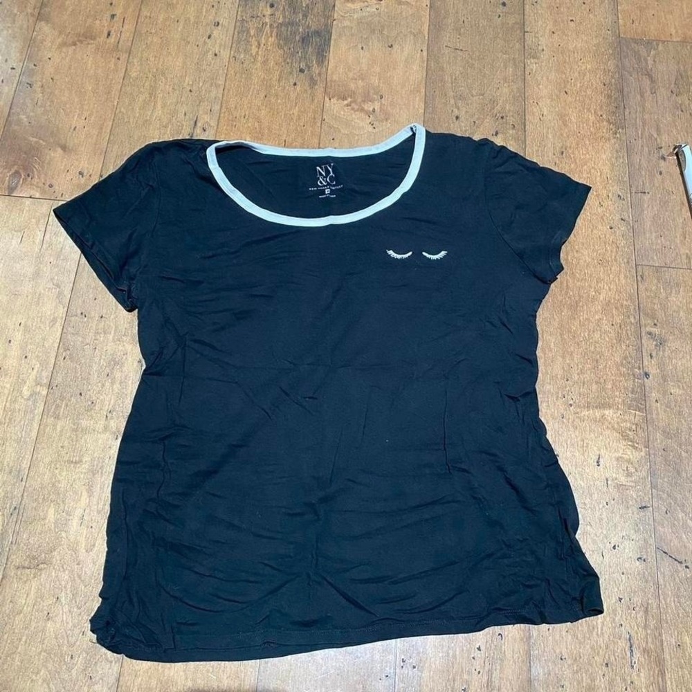 Black New York‎ & Company tee Size M